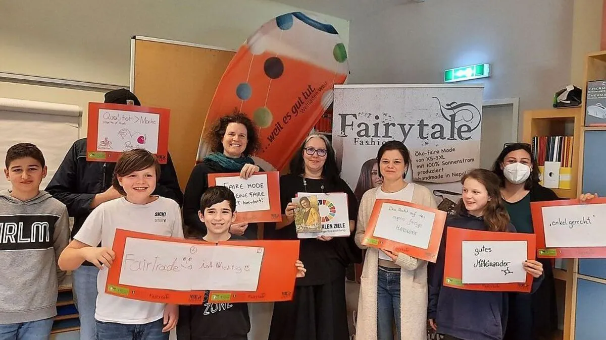 Ingrid Gumpelmaier-Grandl (Mitte) leitete den Workshop im Jugendhaus Weiz