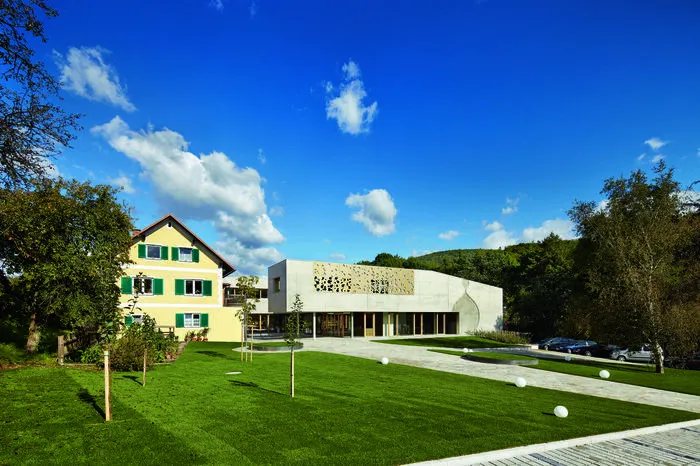 Ölmühle Fandler Architektur: epps Ploder SimonBauherrschaft: Julia Fandler Die Jury ist beeindruckt von Engagement und Anspruch sowohl der Bauherrin als auch der Architekten und hebt die positive Beispielwirkung für die Region hervor.