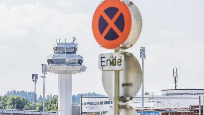 Die Stadt Klagenfurt bleibt 20-Prozent-Eigentümerin des Flughafens, muss aber ihren Anteil an der Kapitalerhöhung erst in zwei Jahren einzahlen