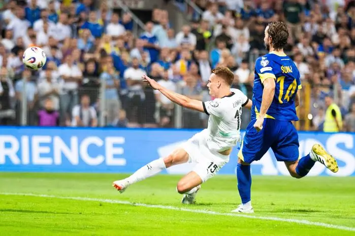 Philipp Lienhart 3 - Hätte in der Anfangsphase auf 1:0 stellen können und sah beim Gegentor von Edin Dzeko nicht gut aus. Danach aber ein abgebrühter Auftritt des Abwehrspielers. 