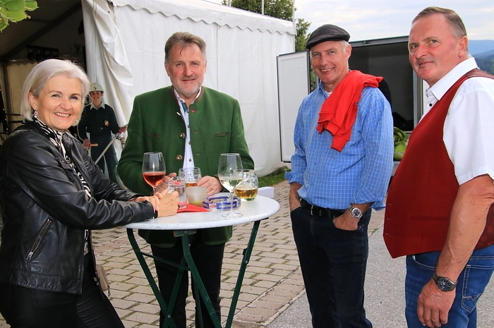 Für beste Stimmung und flotte Musik sorgten die „Wöllmißkrainer“ und das „Schneiderwirt Trio“.