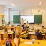 Blick in eine Klasse der Volksschule Viktring: So sehen digitale Klassentafeln aus. Doch jetzt fehlt dafür das Geld