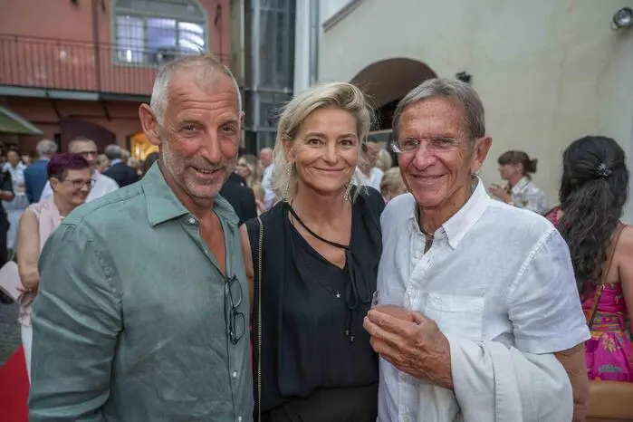 . . . und Tennis-Legende Thomas Muster (links) folgten der Einladung der Gastgeber Hans und Anne Marie Schullin.