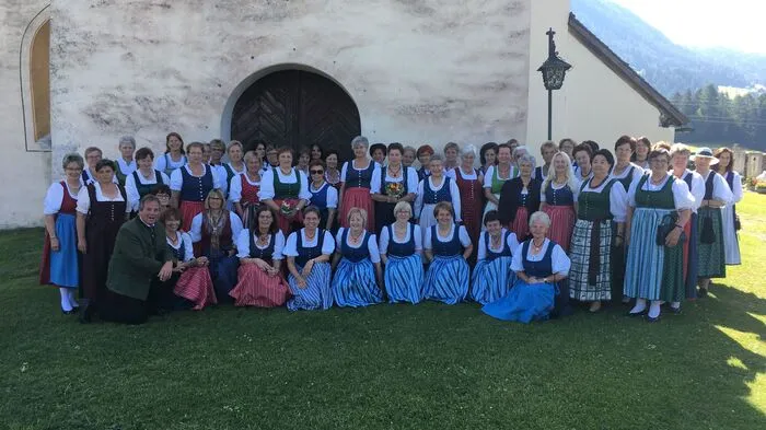 Grenzüberschreitendes Taltreffen der Görtschitztaler Trachtengruppen in Mühlen in der Steiermark