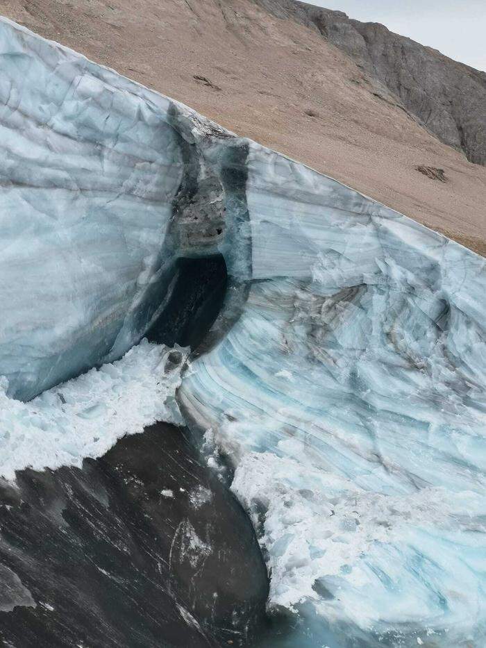 Der Gletscher, von dem ein riesiges Stück abbrach