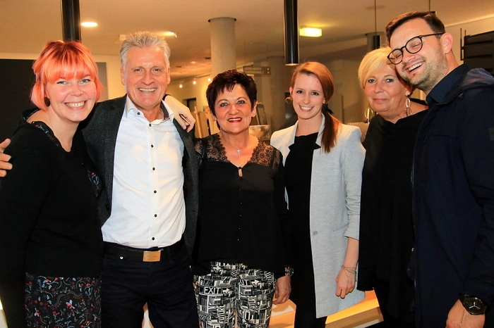 Bekanntlich feierten die Therme und das Hotel Nova in Köflach heuer ihr 15-jähriges Bestehen. Aus diesem Anlass wurde von Geschäftsführer Günter Riedenbauer und seinem Team zu einer Ausstellung der ganz besonderen Art geladen.