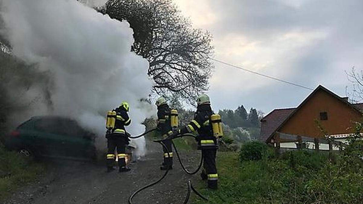 Die Freiwillige Feuerwehr Diex rückte Sonntagfrüh aus