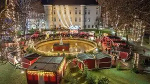Das liebevoll geschmückte Weihnachtsdorf im Spittaler Stadtpark | Das Weihnachtsdorf im Stadtpark in Spittal wird Jahr für Jahr mit viel Leidenschaft geschmückt
