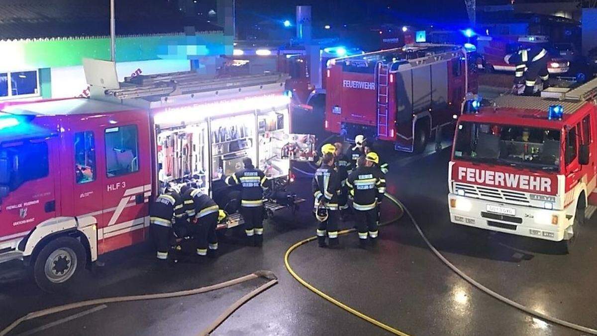 Rund 100 Feuerwehrkräfte waren im Einsatz