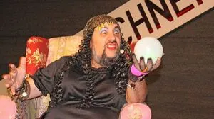 Markus Ebner wagt Blick in seine Zauberkugel