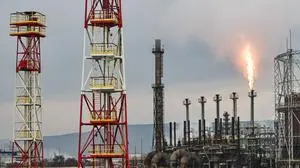 RUSSIA, STAVROPOL REGION - NOVEMBER 17, 2022: A view shows excess syngas being burned off at the Nevinnomyssky Azot fertilizer plant in Nevinnomyssk, 55km south of Stavropol. A subsidiary of EuroChem, it is one of the leading Russian producers of mineral fertilizers and organic chemicals. Founded in 1962 and occupying an area of 700ha, Nevinnomyssky Azot supplies its products to more than 70 countries. It is also the only producer of melamine, high-purity acetic acid and methyl acetate in Russia. The plant keeps constantly upgrading its equipment and overall facilities. Erik Romanenko/TASS PUBLICATIONxINxGERxAUTxONLY 56574076 