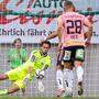 Austria-Keeper Phillip Menzel parierte den Strafstoß von tadic in der 93. Minute