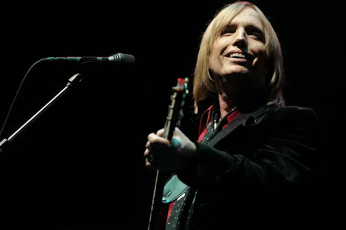Unerwartet starb am 2. Oktober 2017 der legendäre Musiker Tom Petty im Alter von 66 Jahren.