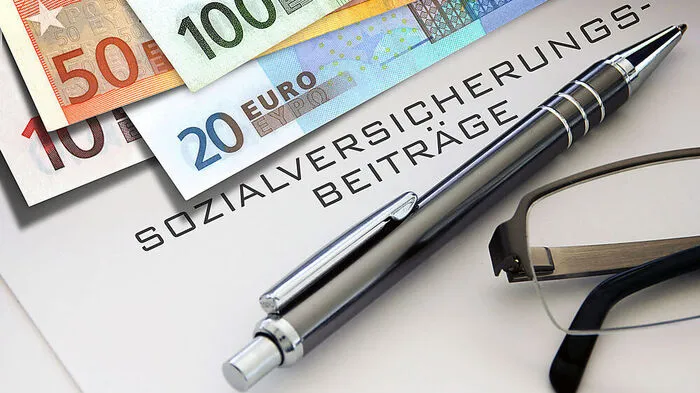 Die drastisch gestiegene Arbeitslosigkeit sorgt für Finanzlücken in der Sozialversicherung.