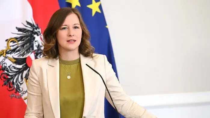 Europaministerin Claudia Bauer (ÖVP): „27 EU-Länder bedeuten nicht automatisch, dass es auch 27 Kommissare samt Kabinetten, Stäben und Dienststellen geben muss“.