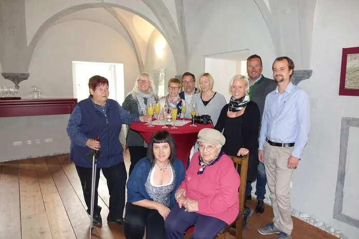 Die Familie war natürlich dabei. Bei Daniela Iraschko-Stolz auch Oma rosa, die Mittwoch 95 Jahre alt wird.
