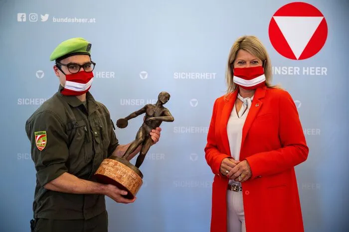 Auch Verteidigungsministerin Klaudia Tanner gratulierte dem Heeressportler.