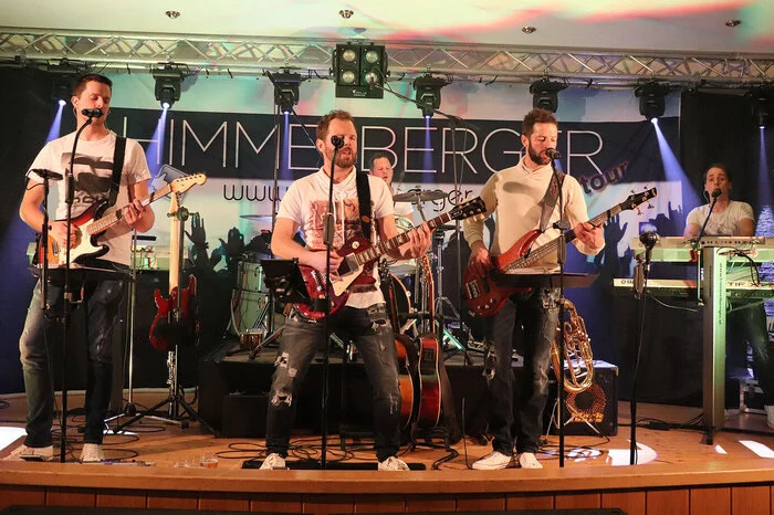 Für teuflische, musikalische Stimmung sorgten „Die Himmelberger“ bis früh in den Morgen!