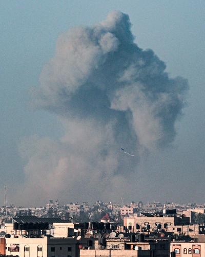 Rafah unter Beschuss- im Anflug ein Marschflugkörper