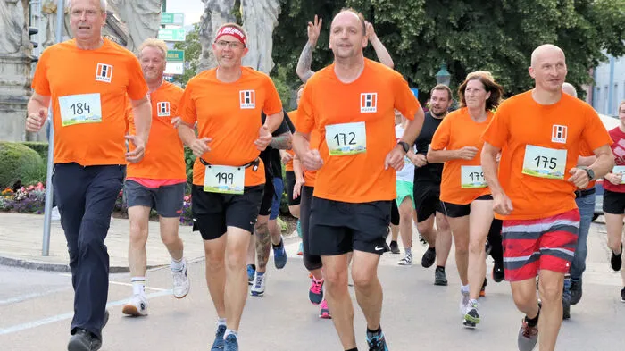 Bereits zum 19. Mal fand in der Voitsberger Innenstadt der beliebte Benefizlauf "Run &amp; Help" mit etwa 350 Teilnehmern statt. Obmann Christoph Friedrich und sein Team vom Atus  Voitsberg organisierte diese Veranstaltung mit Unterstützung der Stadtgemeinde Voitsberg und der Polizeiinspektion Voitsberg.