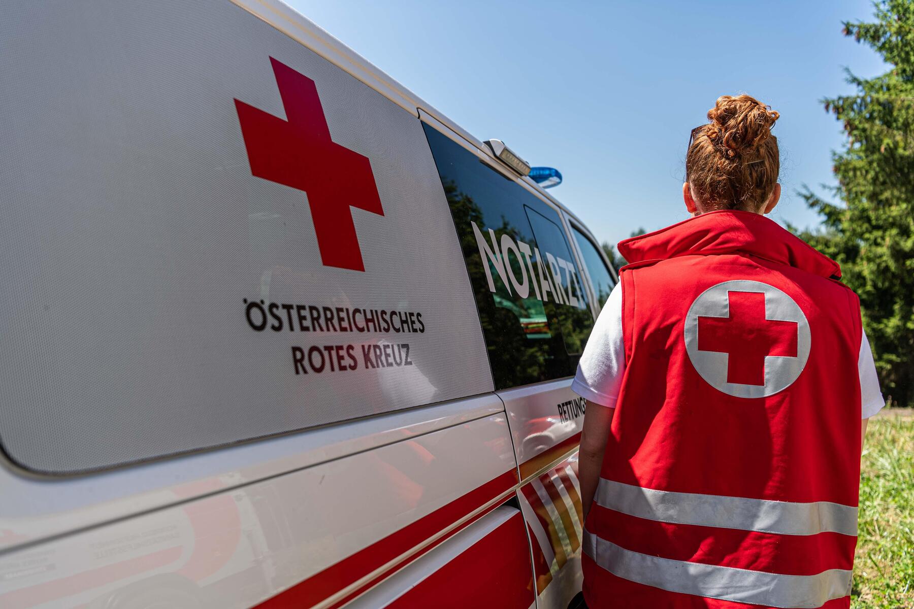 Von Pkw erfasst : Motorradlenker bei Unfall in Villach schwer verletzt