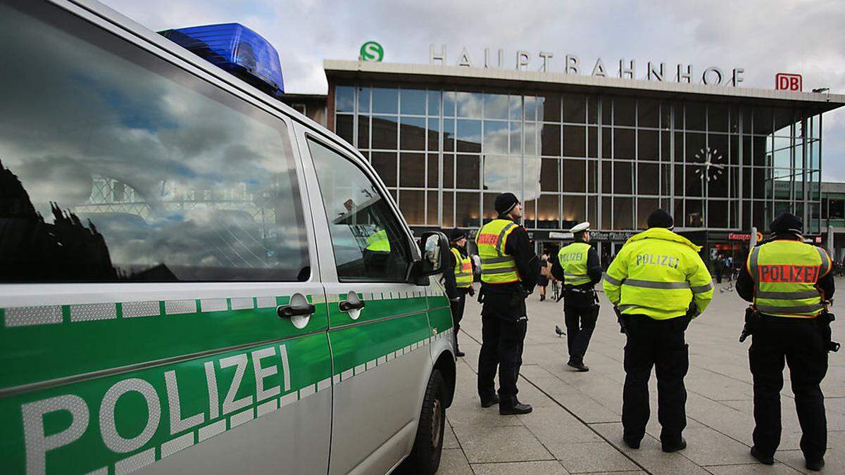 Polizei am Kölner Hauptbahnhof