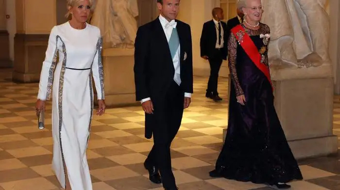 Zum Auftakt ihres zweitägigen Besuchs in Kopenhagen wurde das Ehepaar Macron von Königin Margarethe empfangen.