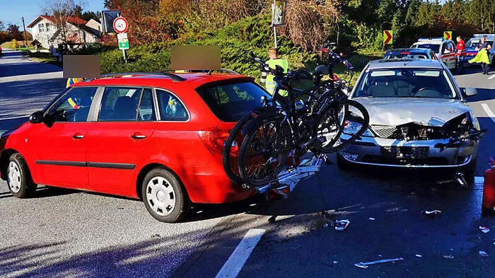 Die beiden Fahrzeuge wurden beschädigt