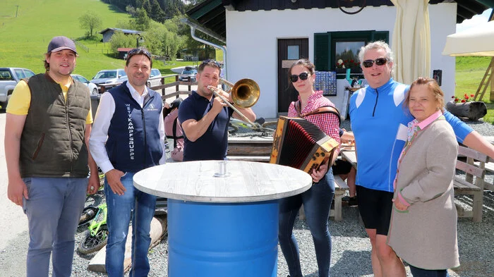 Die Familie Kogler und Bürgermeister Dietmar Rauter konnten sich eine tolle Veranstaltung auf der Simonhöhe freuen.