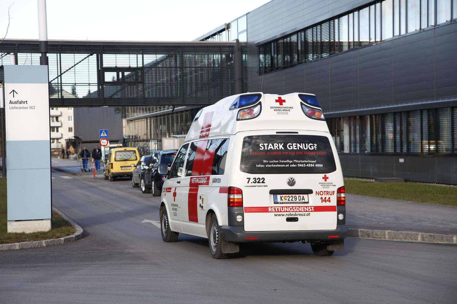 Kärnten: Drei Verletzte bei Auffahrunfall an Kreuzung