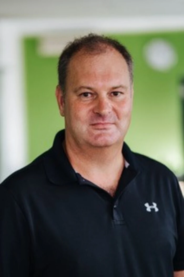 Mag. Heinz Sitter leitet mit seinem Team aus Trainingstherapeuten, Sportwissenschaftlern und Rückentrainern bereits drei Rückenstudios in Kärnten