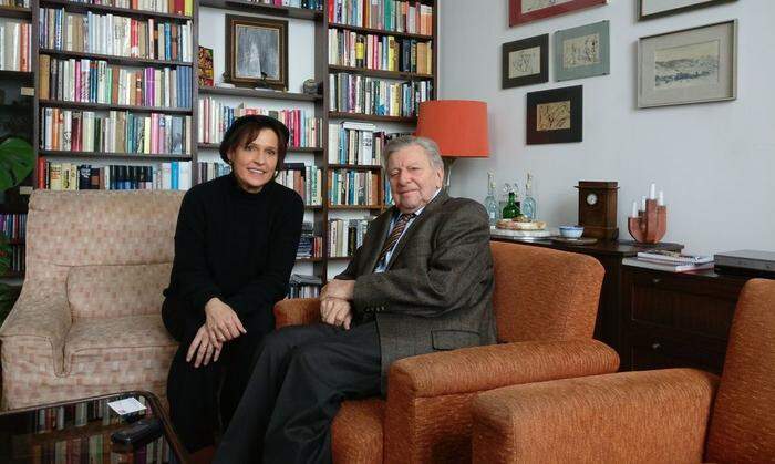 Hugo Portisch in seiner Wiener Wohnung im Interview mit Manuela Tschida-Swoboda 