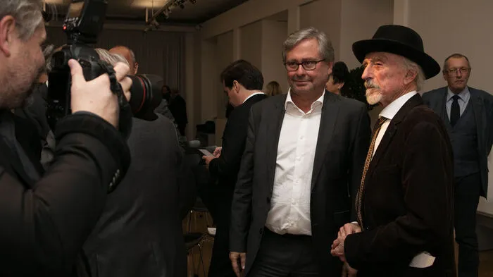 Viele prominente Festgäste kamen, um Arik Brauer zum Fritz Csoklich-Demokratiepreis zu gratulieren: u.a. ORF-Generaldirektor Alexander Wrabetz