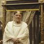Anthony Hopkins spielt den römischen Kaiser Vespasian