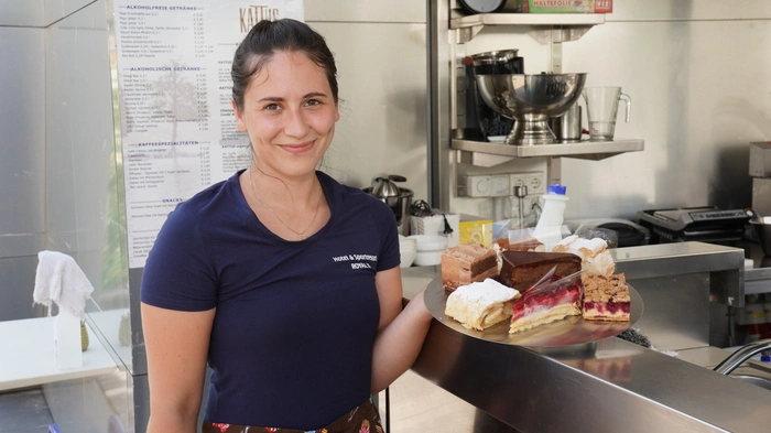 Natalie Egarter stammt aus Gmünd, hat im Café Moser in Spittal Konditorin gelernt und fabriziert täglich süße Köstlichkeiten für die X-Bar