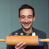 Überrascht mit neuen Naschereien für die Adventzeit: Dominik Fitz sorgt für Abwechslung am Keksteller.
