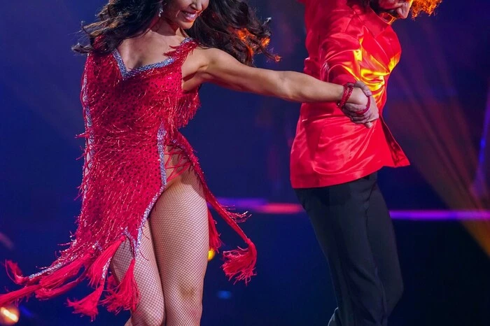 Wegen kleiner Tanzfehler bei der Salsa und beim Quickstep büßten "DSDS"-Gewinner Luca Hänni (25) und Christina Luft zweimal Punkte ein und kamen auf je 27. Beim letzten Tanz erzielten sie die volle Punktzahl, landeten aber insgesamt auf dem dritten Platz.