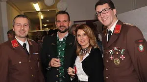 In Ligist traf Uniform auf Tracht