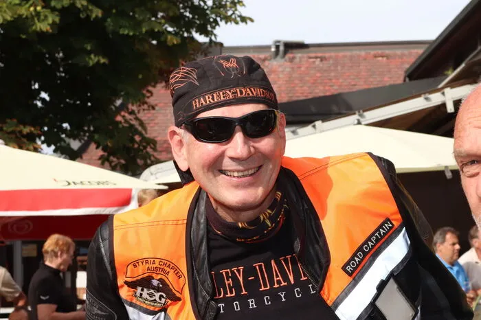 Bürgermeister Helmut Linhart, selbst ein begeisterter Harleyfahrer, begrüßte neben den Teilnehmern auch die zahlreichen Besucher in der Stadt. 