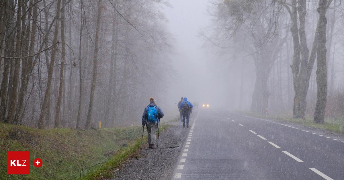 Auf öffentlichen Straßen Kein Gehweg oder Gehsteig Dürfen Fußgänger jede Straßenseite nutzen?