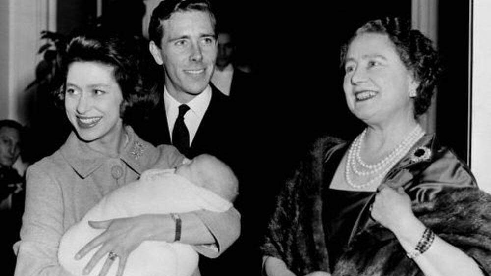 Prinzessin Margaret (l) mit ihrem Sohn David, Lord Snowdon, Queen Mum