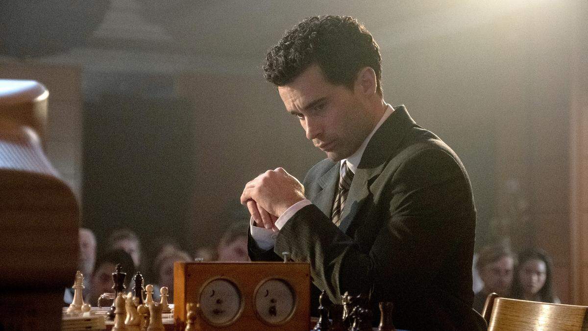 Christian Cooke spielt Garry Kasparov