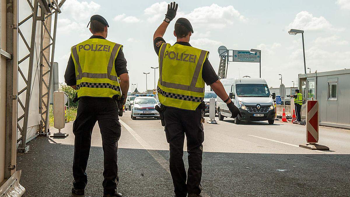 Innenminister ordnet Schwerpunkt-Kontrollen an