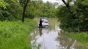 Ein Fischer parkte sein Auto in der Nähe eines Teiches zwischen Bad Radkersburg und Halbenrain, über Nacht wurde es geflutet