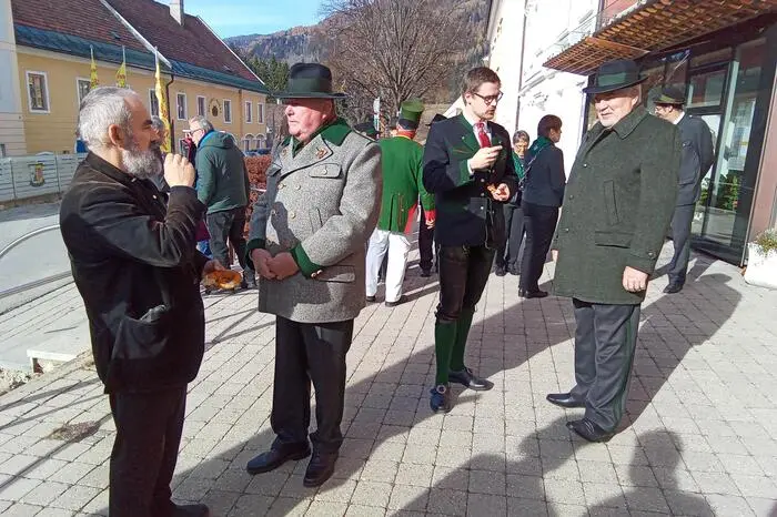Wochen- und Jahrmärkte gibt es in Murau nachweislich seit 1298, Kaiser Friedrich III. aus dem Hause Habsburg bestätigte in einer Urkunde den Murauer Bürgern das Recht drei Jahrmärkte abzuhalten.