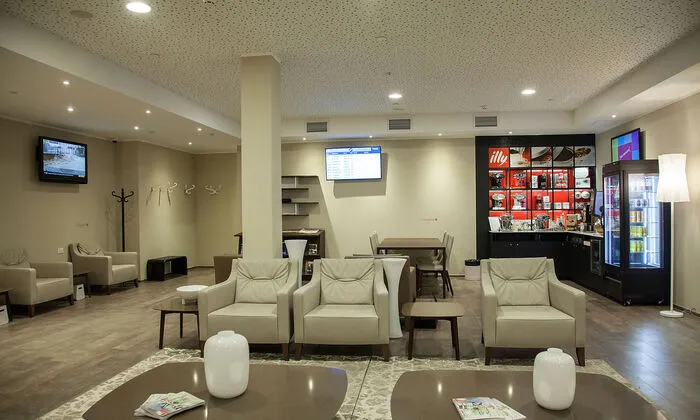 Bequeme Lounge für VIPS: Hier wartet man gerne auf seinen Flug