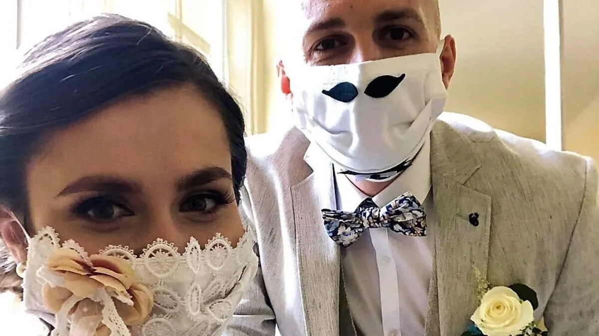 Aldina Arifi hat uns Fotos von ihrer entzückenden Masken-Trauung in Graz geschickt.