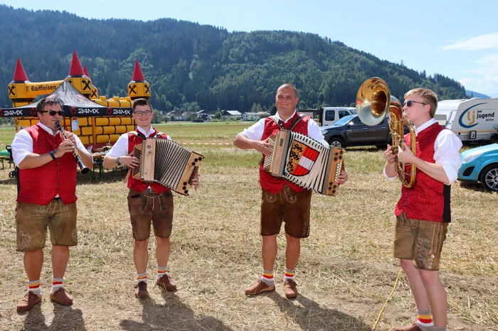 Am Vormittag sorgten "Die VolXBradler" für die musikalisch Umrahmung.