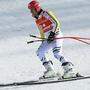 Josef Ferstl fuhr nach einem heftigen Sturz mit Abflug ins Netz noch selbst auf Skiern ins Ziel