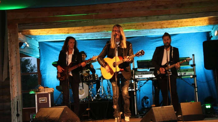 Die Fans der Partyband reisten aus allen Teilen Kärntens an.